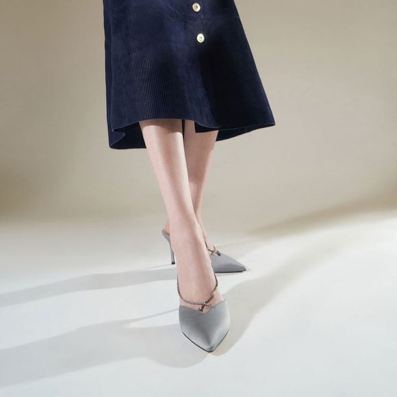 Crystal-Embellished Slingback Pumps
C.Paravano Satin Dress Shoes Size 7 US NWT - Picture 5 of 10